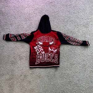 NBA Chicago Bulls Long-Sleeve Merch Hoodie - Black/Red Size Large Men’s